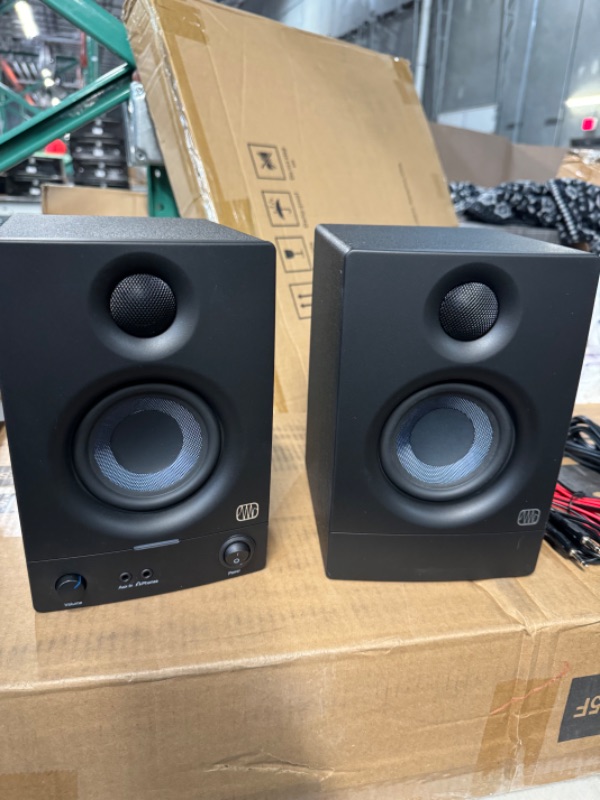 Photo 2 of PreSonus Eris 3.5 Gen 2 — 3.5-inch Powered Desktop Speakers 