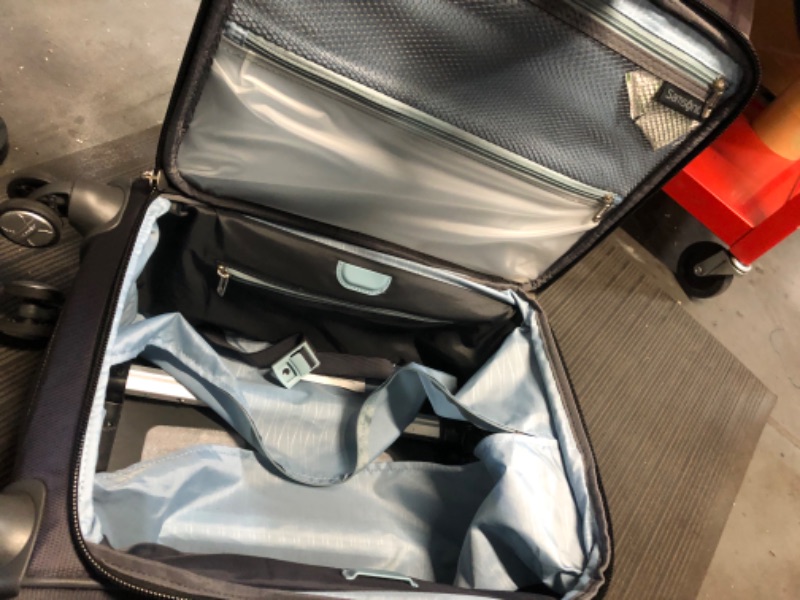 Samsonite Solyte DLX Carry On Expandable Spinner (Mineral Gray) for