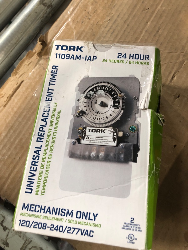 Photo 2 of *FOR PARTS ONLY* TORK 40-Amps 120/277-volt In-wall Lighting Timer