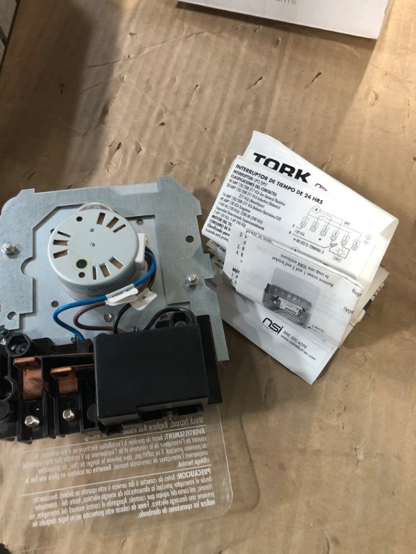 Photo 4 of *FOR PARTS ONLY* TORK 40-Amps 120/277-volt In-wall Lighting Timer