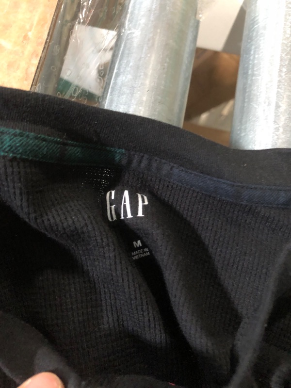 Photo 3 of Gap Henley, Black, Medium