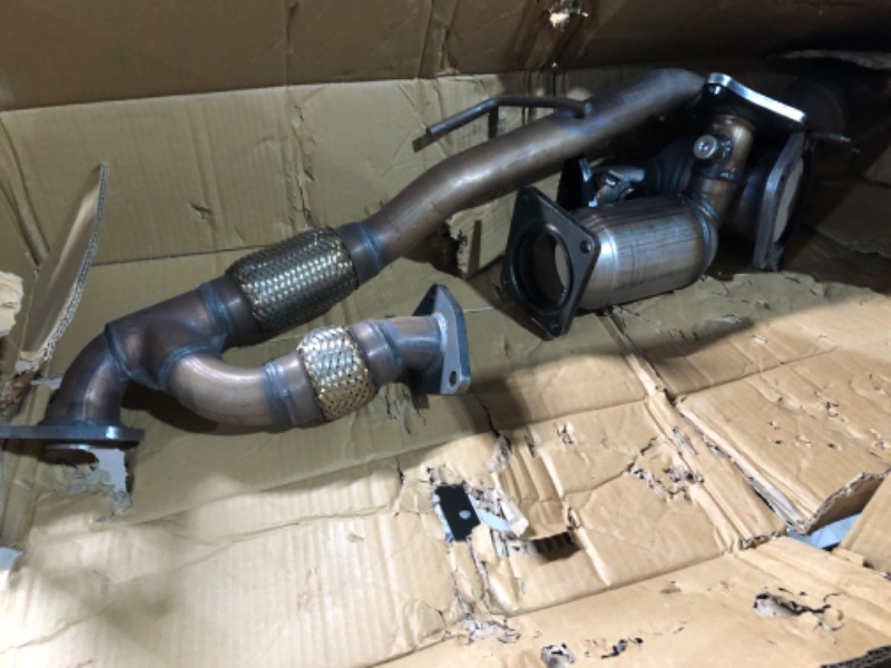 Photo 3 of  ** MISSING HARDWARE** Front Left Catalytic Converter Replacement for  Nissan Murano 3.5L V6 (Replacement for Part Number: 40945)