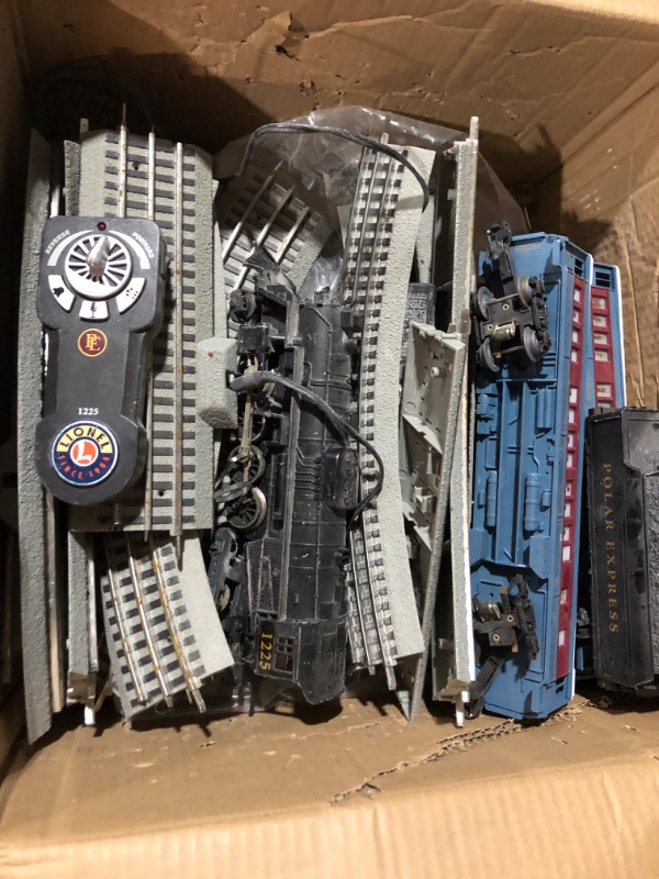 Photo 3 of **NONREFUNDABLE**FOR PARTS OR REPAIR**SEE NOTES**
Lionel The Polar Express LionChief 5.0 O Gauge Train Set with Bluetooth Capability 5.0 Complete Bluetooth Set