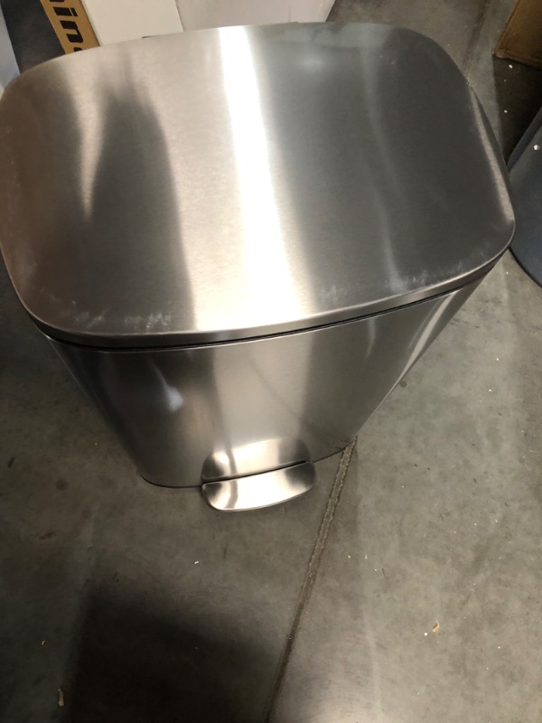 Photo 2 of 13 Gallon/50 L Garbage Can Kitchen Trash Can with Lid for Office Bedroom Bathroom Step Trash Bin Fingerprint-Proof Brushed Stainless Steel 13 Gallon / 50 Liter