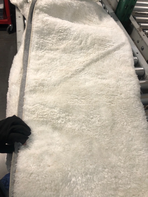 Photo 1 of ***READ NOTES***Medeunk 6x9 Area Rugs for Living Room Cream White Super Soft Fluffy Upgrade Sponge Non-Slip No Shedding for Bedroom Girls/Boys Room Dorm Playroom Lounge Home Decor 6' x 9' Cream White