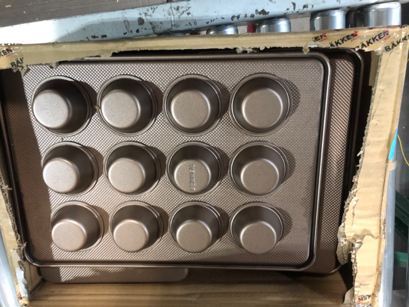 Photo 2 of * used * minor scratches * 
Bakeware Set – 8 Piece – Non-Stick Professional Home Bakeware – Multi Sized Baking Pan Set 