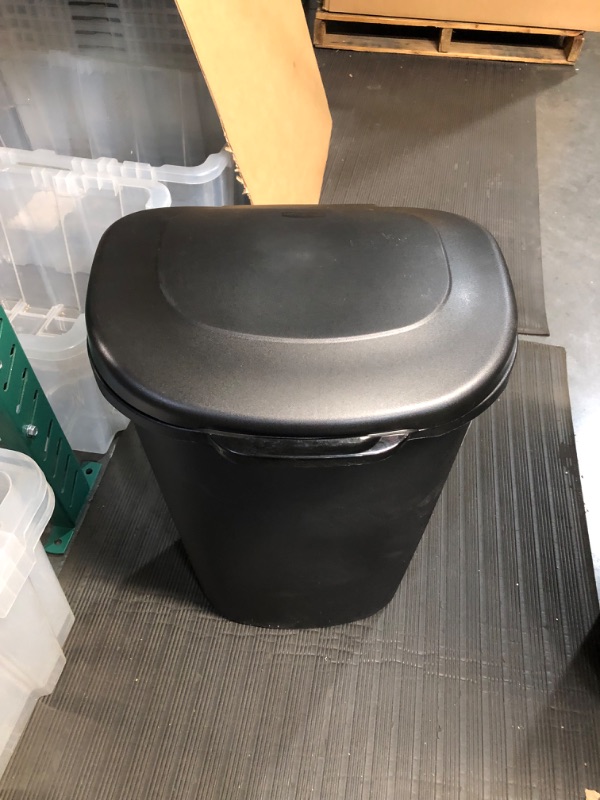 Photo 4 of **damaged**Rubbermaid Touch Top Lid Trash Can for Home, Kitchen, and Bathroom Garbage, 13 Gallon, Black Black Touch Top Trash Can