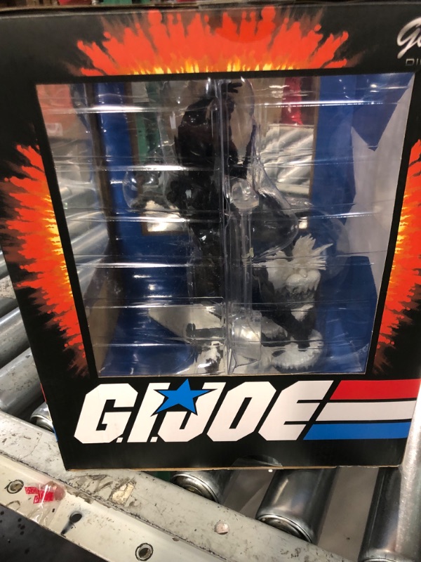 Photo 4 of DIAMOND SELECT TOYS G.I. Joe Gallery: Snake Eyes PVC Statue, Multicolor 11 inches