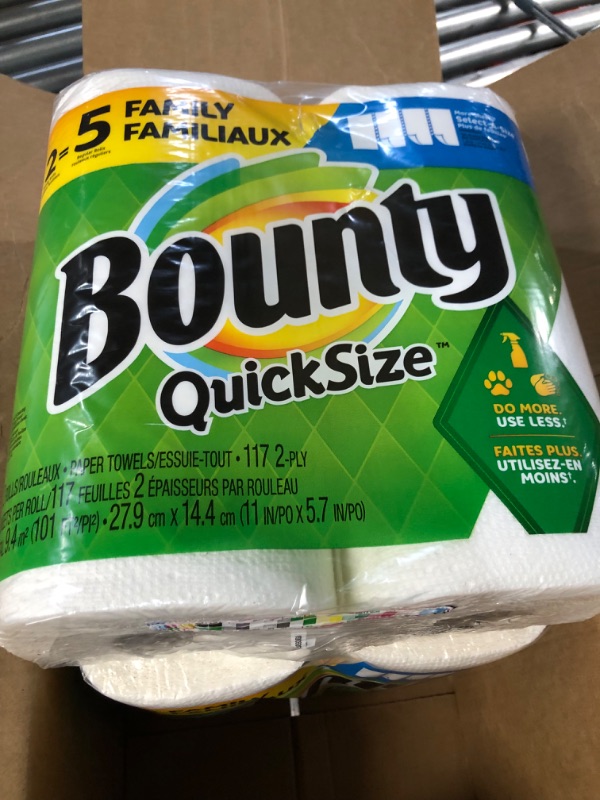 Photo 4 of Bounty Quick Size Paper Towels, White, 4 Packs Of 2 Family Rolls = 8 Family Rolls