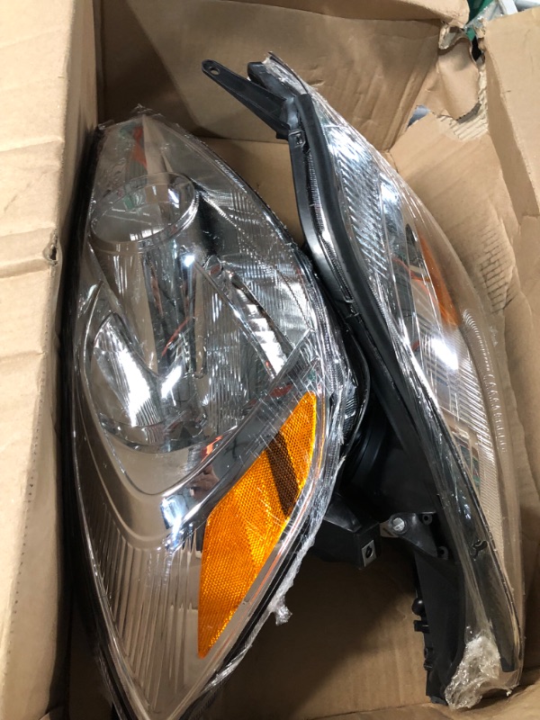 Photo 4 of AUTOSAVER88 Headlight Assembly Compatible with 03 04 05 06 07 Accord OE Headlamp Replacement Chrome Housing Clear Lens OE - Chrome/Amber/Clear