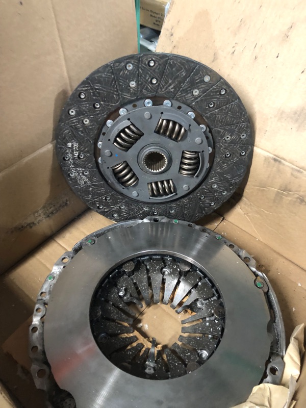 Photo 5 of GM Genuine Parts 24271358 Clutch Disc and Pressure Plate