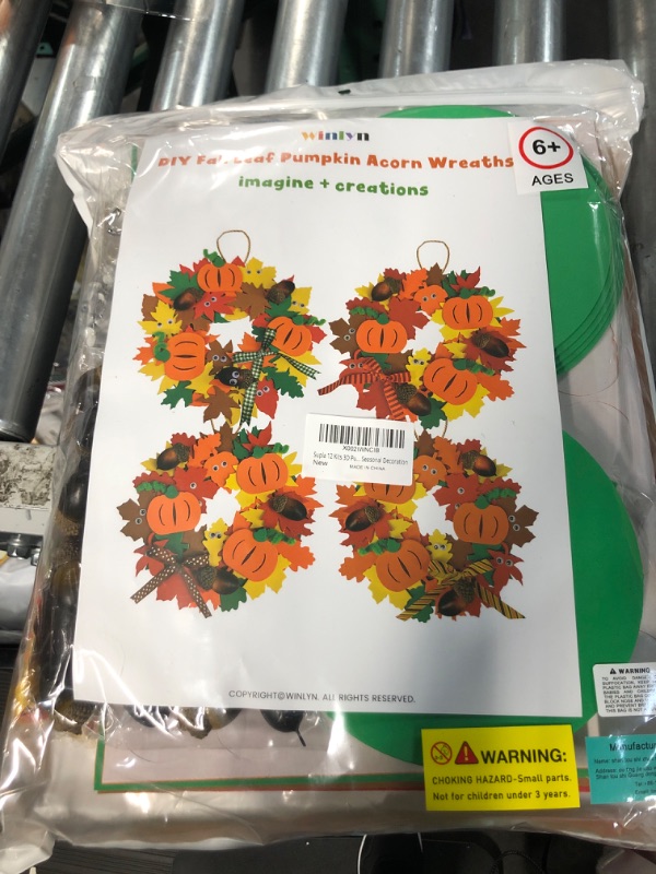 Photo 2 of Supla 12 Kits 3D Pumpkin Fall Leaf Wreath Craft Kit