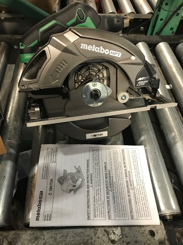 Photo 3 of (Tool Only)
Metabo HPT MultiVolt 18-volt 7-1/4-in Cordless Circular Saw (Tool Only)