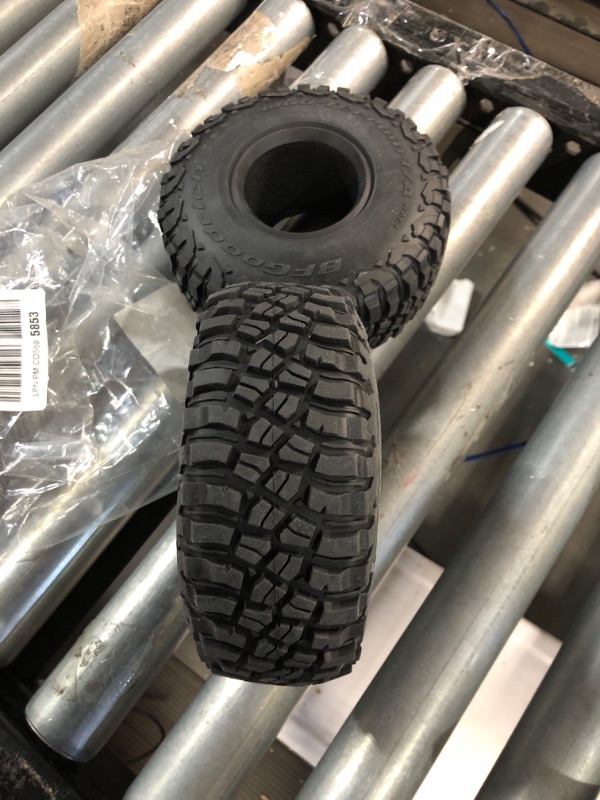 Photo 3 of Axial 2.9" BFGoodrich Mud Terrain KM3 with Inserts (2), AXI45000