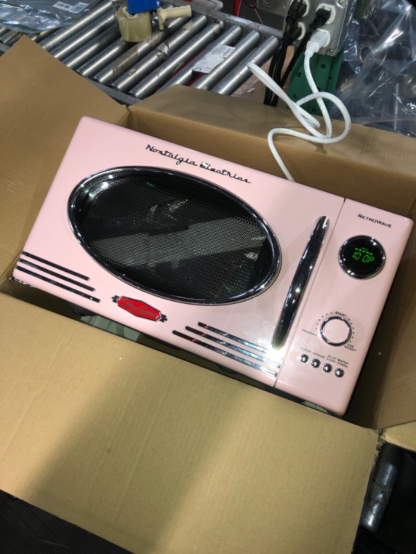 Photo 2 of (READ NOTES) Nostalgia Retro Countertop Microwave Oven - Large 800-Watt - 0.9 cu ft - 12 Pre-Programmed Cooking Settings - Digital Clock - Kitchen Appliances - Pink
