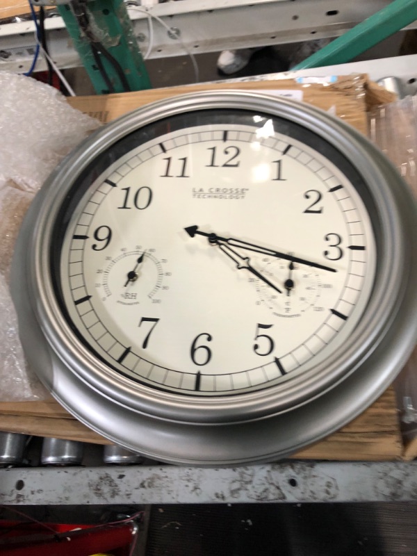 Photo 3 of * please see all images *
La Crosse Technology WT-3181PL-INT 18 inch Atomic Outdoor Clock 