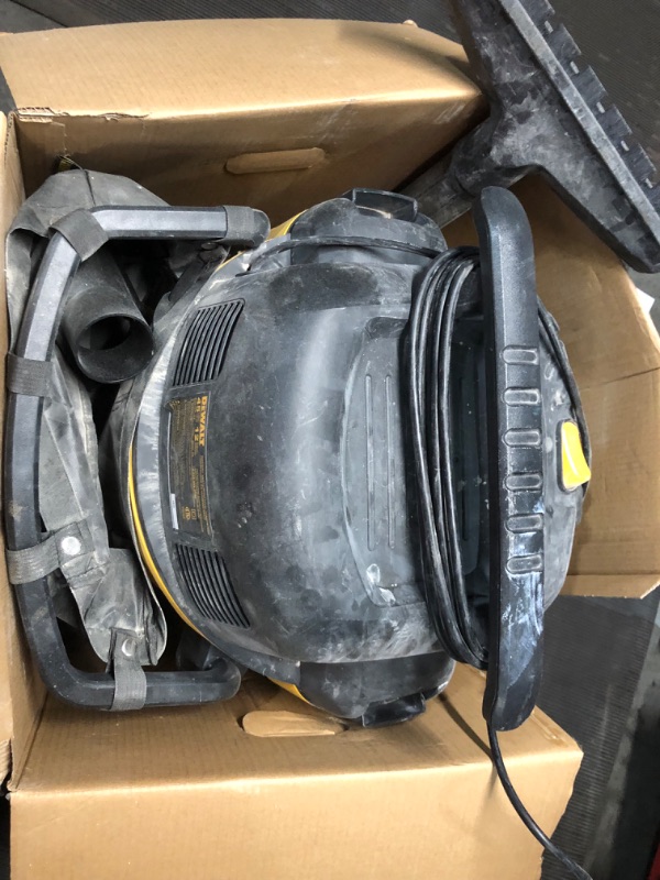 Photo 5 of ****USED****DEWALT Stealthsonic Quiet 12-Gallons 5.5-HP Corded Wet/Dry Shop Vacuum with Accessories Included
