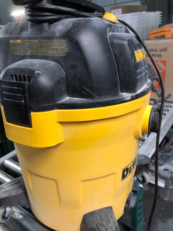 Photo 4 of ****USED****DEWALT Stealthsonic Quiet 12-Gallons 5.5-HP Corded Wet/Dry Shop Vacuum with Accessories Included
