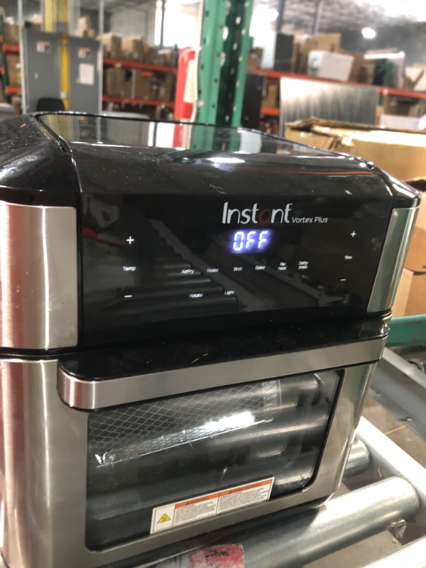 Photo 3 of ***READ NOTES***Instant Vortex Plus Air Fryer Oven 7 in 1 with Rotisserie, 