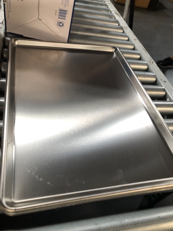 Photo 2 of New Star Foodservice 36893 Commercial-Grade 18-Gauge Aluminum Sheet Pan/Bun Pan