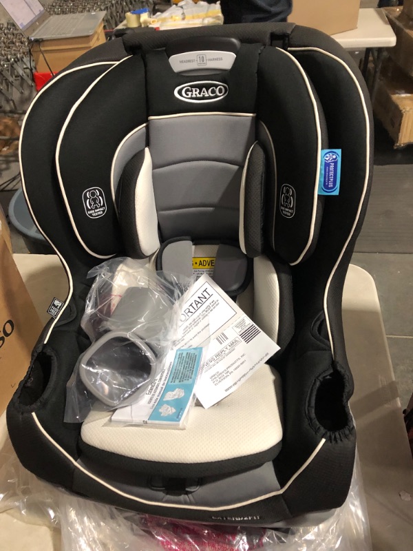 Photo 5 of Graco Extend2Fit Convertible Car Seat, Gotham