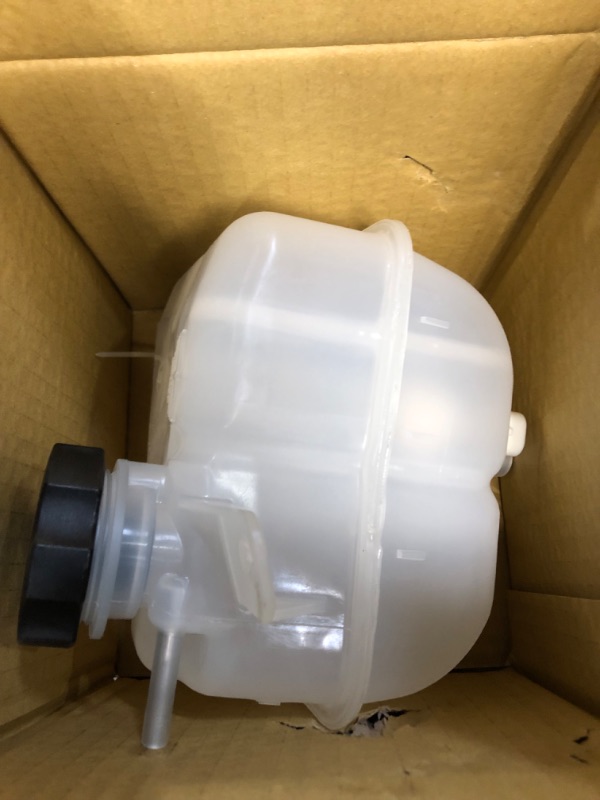 Photo 2 of Dorman 603-067 Front Engine Coolant Reservoir Compatible with Select Chevrolet / Pontiac / Saturn Models