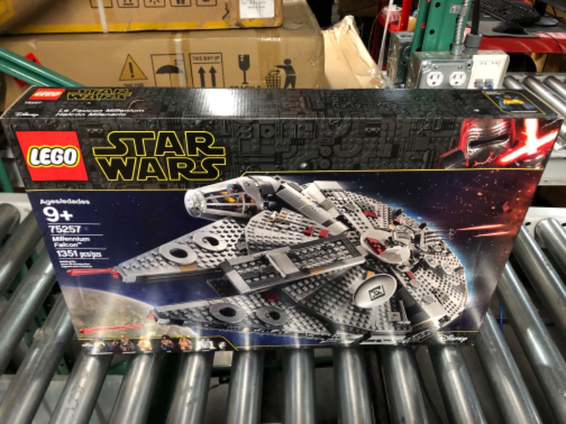 Photo 4 of **PERFECT BOX** LEGO Star Wars Millennium Falcon 75257 Starship Construction Set, with Finn, Chewbacca, Lando Calrissian, Boolio, C-3PO, R2-D2 and D-O, The Rise of Skywalker Collection Standard Packaging