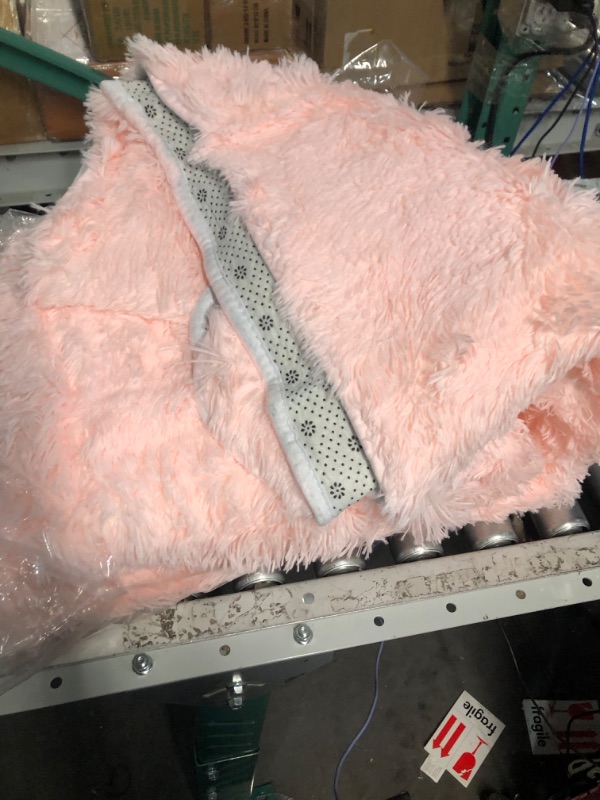 Photo 3 of Ophanie 3x5 Pink Rug, Bedside Preppy Dorm Area Rug, College Essentials Non Slip