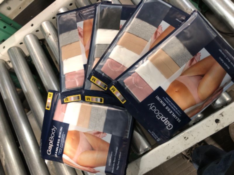 Photo 1 of PACK OF 5** GapBody Ladies 5pk Seamless Hipster - SIZE MEDIUM