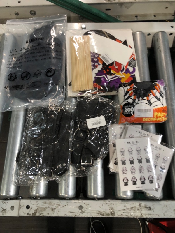 Photo 3 of ***NON REFUNDABLE***
ASSORTED BUNDLE OF HALLOWEEN ITEMS