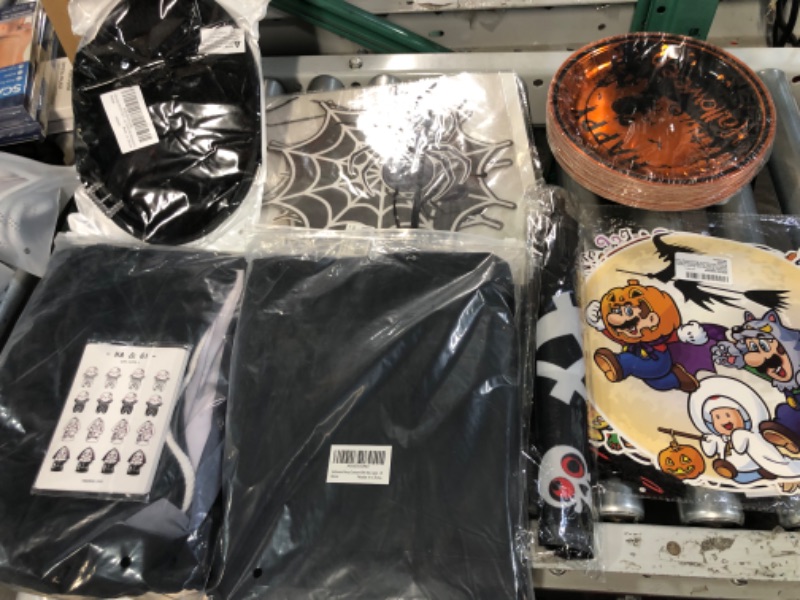 Photo 6 of ***NON REFUNDABLE***
ASSORTED BUNDLE OF HALLOWEEN ITEMS