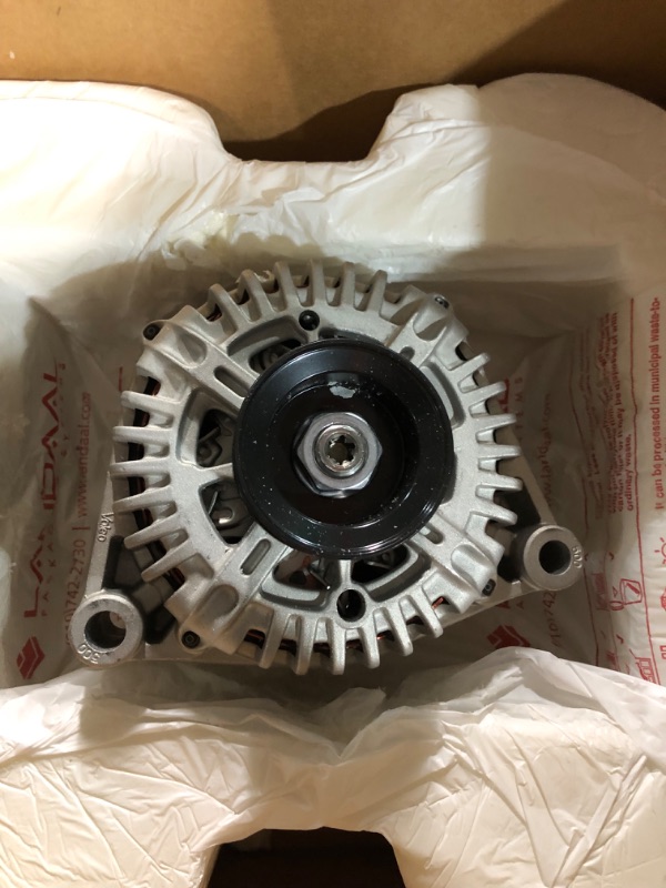 Photo 1 of ACDelco GM Genuine Parts 15279852 Alternator
