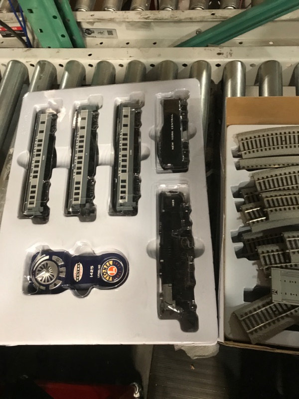 Photo 4 of Lionel New York Central Waterlevel Limited, Electric HO Gauge Model Train Set