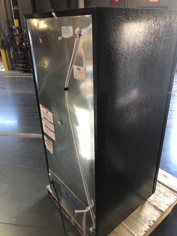 Photo 4 of **FREEZER DOOR DOESN'T SEAL***
 Whirlpool - 18.2 Cu. Ft. Top-Freezer Refrigerator - Black
