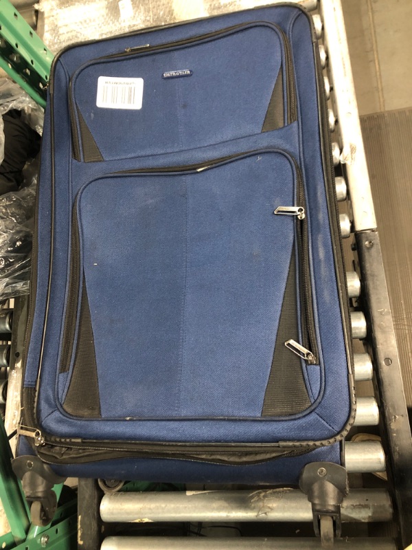 Photo 2 of (READ NOTES) U.S. Traveler Aviron Bay Expandable Softside Luggage with Spinner Wheels, Navy, 30-Inch
