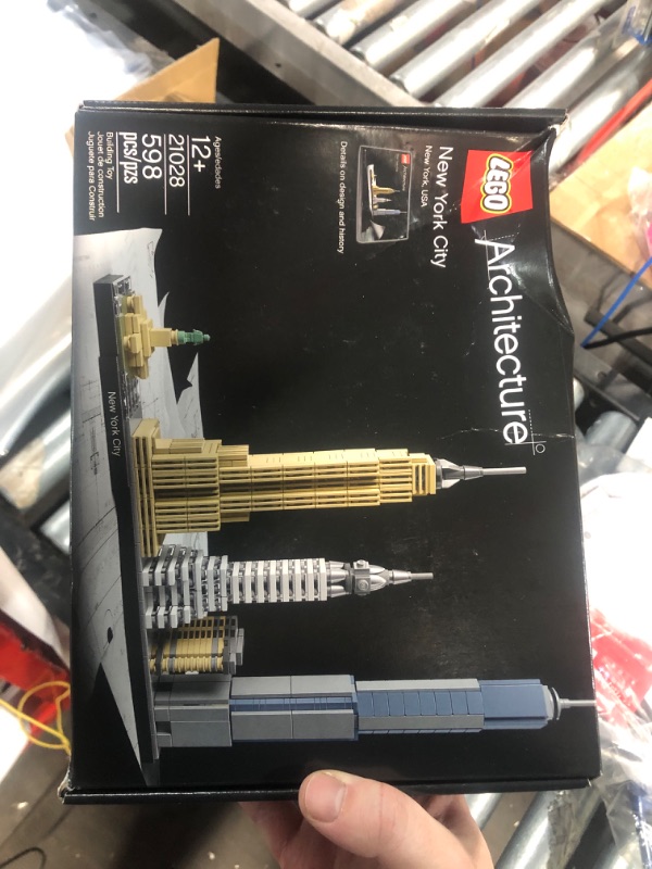 Photo 2 of (READ NOTES) LEGO Architecture New York City Skyline Building Set 21028