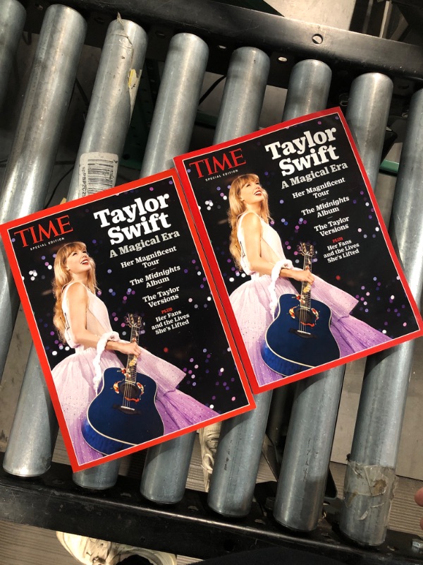 Photo 2 of (2 COPY) TAYLOR SWIFT - TIME SPECIAL MAGAZINE - THE MAGICAL ERA - BRAND NEW 2023
