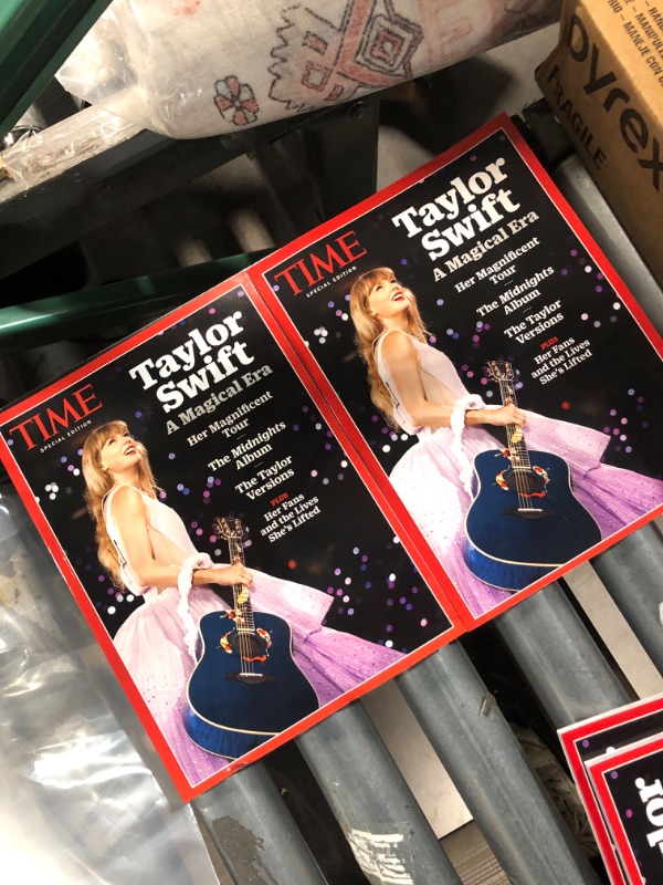 Photo 2 of (2 COPY) TAYLOR SWIFT - TIME SPECIAL MAGAZINE - THE MAGICAL ERA - BRAND NEW 2023
