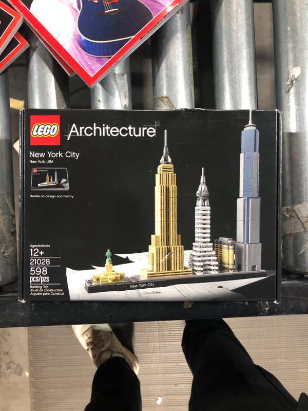 Photo 2 of (READ NOTES) LEGO Architecture New York City Skyline Building Set 21028