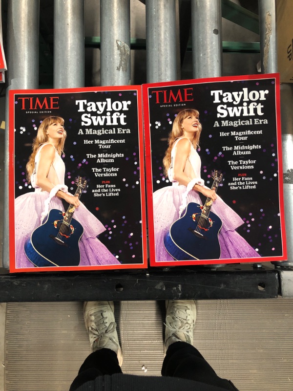 Photo 2 of (2 COPY) TAYLOR SWIFT - TIME SPECIAL MAGAZINE - THE MAGICAL ERA - BRAND NEW 2023
