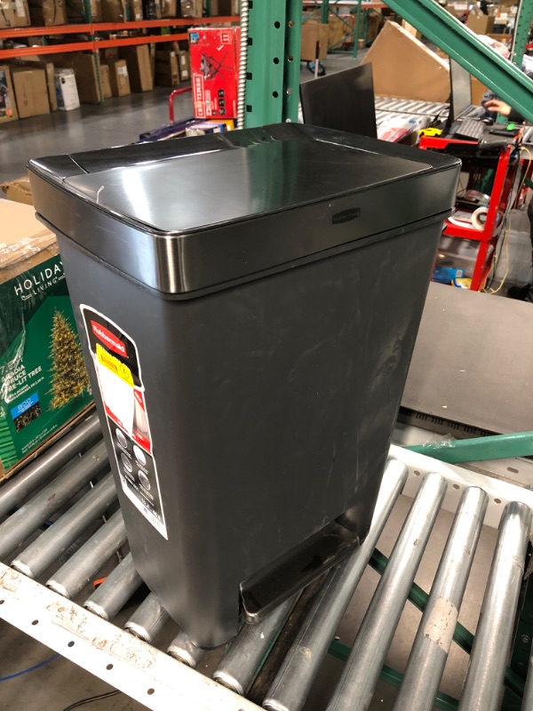 Photo 3 of Rubbermaid Premier Series III 13 gal Gray Plastic/Stainless Steel Step On Trash Can