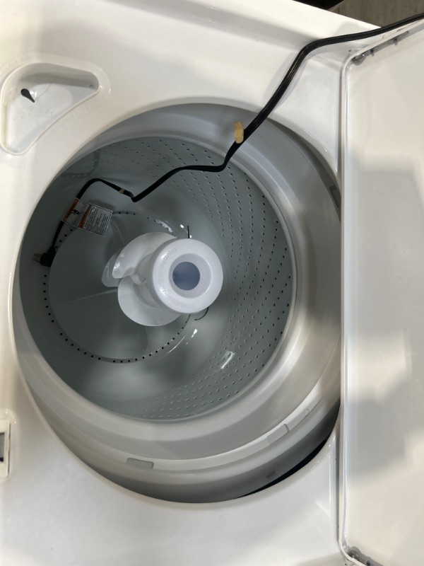 Photo 8 of Whirlpool 3.5-cu ft High Efficiency Agitator Top-Load Washer (White)