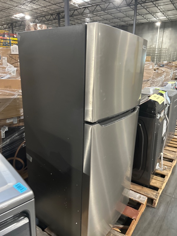 Photo 9 of ***USED - POWERS ON - DOES NOT GET COLD - UNABLE TO TROUBLESHOOT***
Frigidaire Garage-Ready 18.3-cu ft Top-Freezer Refrigerator (Easycare Stainless Steel)