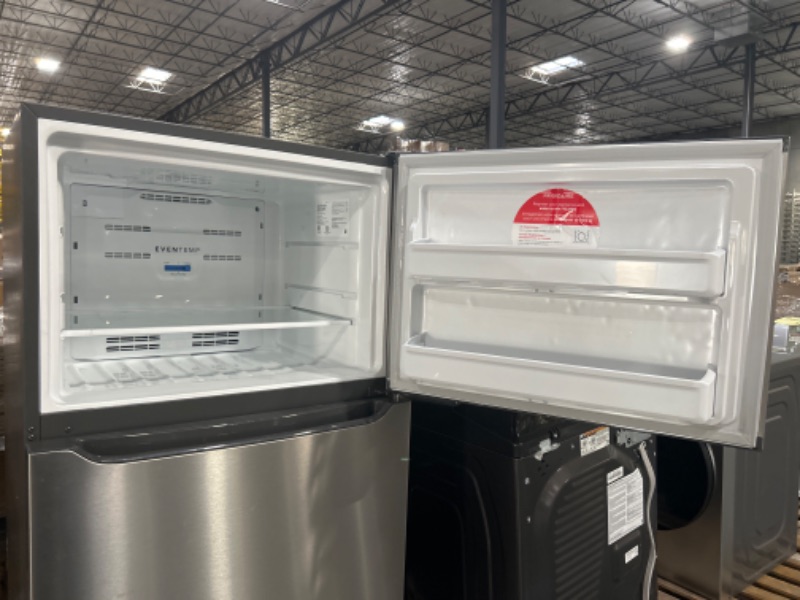 Photo 7 of ***USED - POWERS ON - DOES NOT GET COLD - UNABLE TO TROUBLESHOOT***
Frigidaire Garage-Ready 18.3-cu ft Top-Freezer Refrigerator (Easycare Stainless Steel)