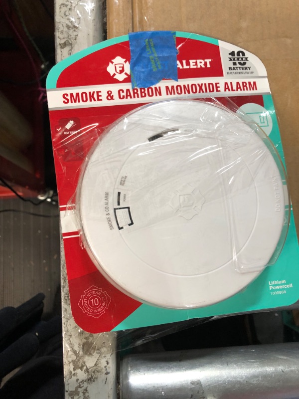 Photo 2 of (READ NOTES) First Alert BRK PRC710 Smoke and Carbon Monoxide Alarm with Built-In 10-Year Battery , White PRC710 Detector Alarm