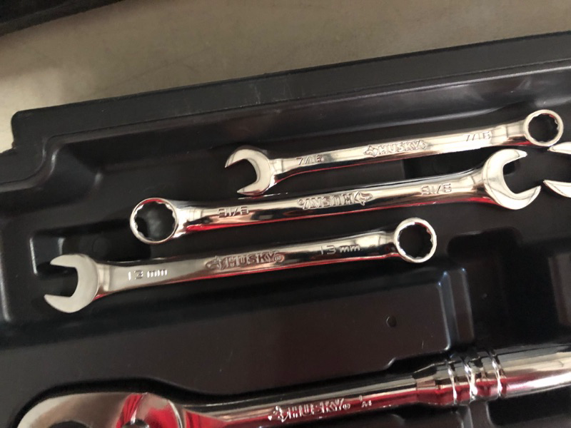 Photo 3 of ***MISSING 4 WRENCHES***
Husky 270-piece mechanics tool set