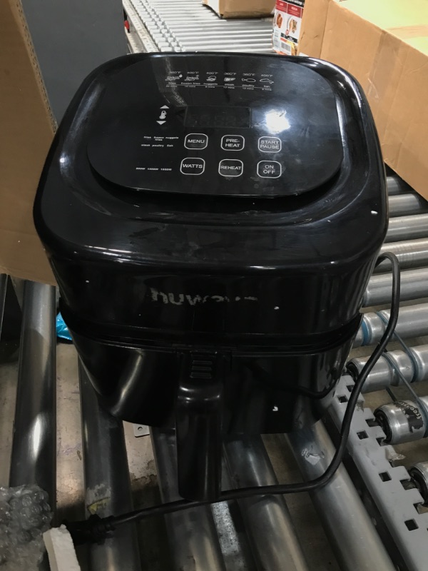 Photo 7 of ***HEAVILY USED AND DIRTY - SEE PICTURES***
NUWAVE Brio 7-in-1 Air Fryer Oven, 7.25-Quart, Black