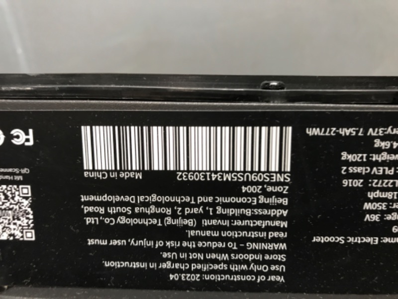 Photo 3 of **MISSING HALF THE POWER CORD** ATTEMPTED TO RIDE BUT  ACCELERATOR DOES NOT FUNCTION*
5TH WHEEL V30PRO Electric Scooter with Turn Signals - 19.9 Miles Range & 18 MPH, 350W Motor, 10" Inner-Support Tires, Dual Braking System and Cruise Control, Foldable El