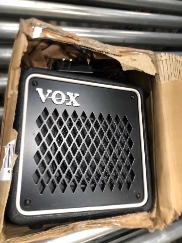 Photo 2 of VOX Guitar Combo Amplifier (MINIGO3)