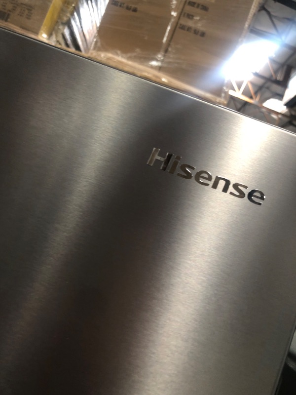 Photo 9 of Hisense 21.2-cu ft Counter-depth French Door Refrigerator with Ice Maker (Fingerprint Resistant Stainless Steel) ENERGY STAR